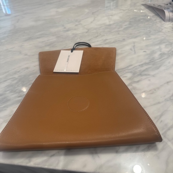 Brand NEW Women's tan MODERN WEAVING camel-colored clutch, envelope shape - Picture 8 of 9